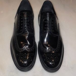 SAINT LAURENT Mens wingtip black leather dress shoe. Size 45. Worn 1x.